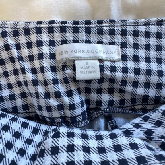 New York & Company Gingham Pull-On Stretch Ankle Pants – Navy & White, Size S - Picture 4 of 5